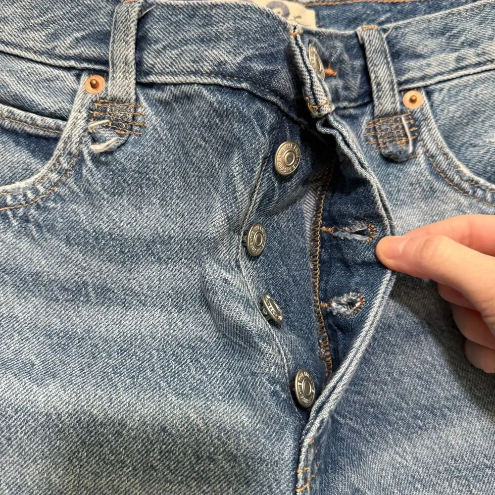Women We The Free Distressed High Rise Denim Short in Light Wash Blue Size 28